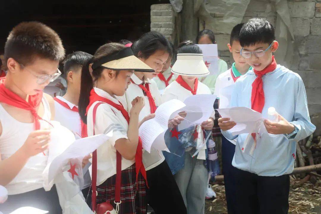 红领巾多彩实践丨红领巾爱祖国 我是光荣的少先队员