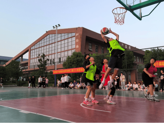 临泉县兴业路实验学校篮球争霸赛火热来袭