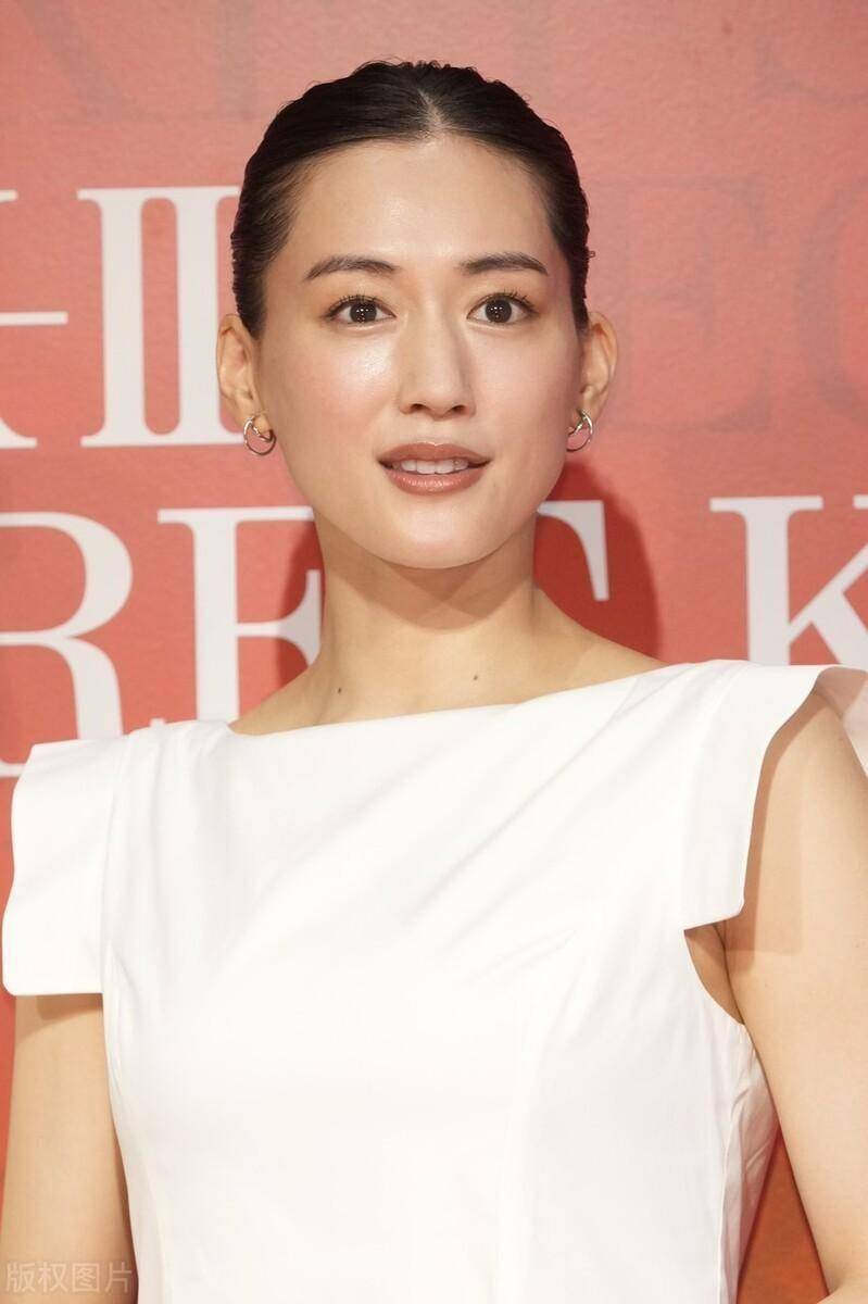 绫濑遥这身材,这才是尤物啊!