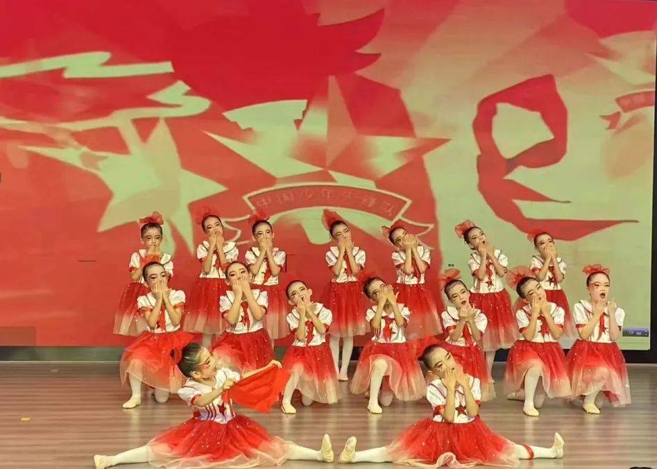 筑梦新时代 "年段文艺展演活动