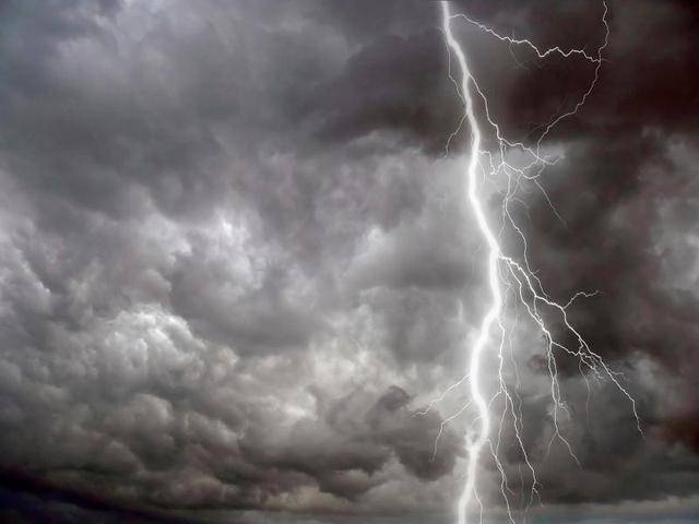 「雷电预警」5月27日巴塘县气象台发布雷电黄色预警信号「iii级/较重