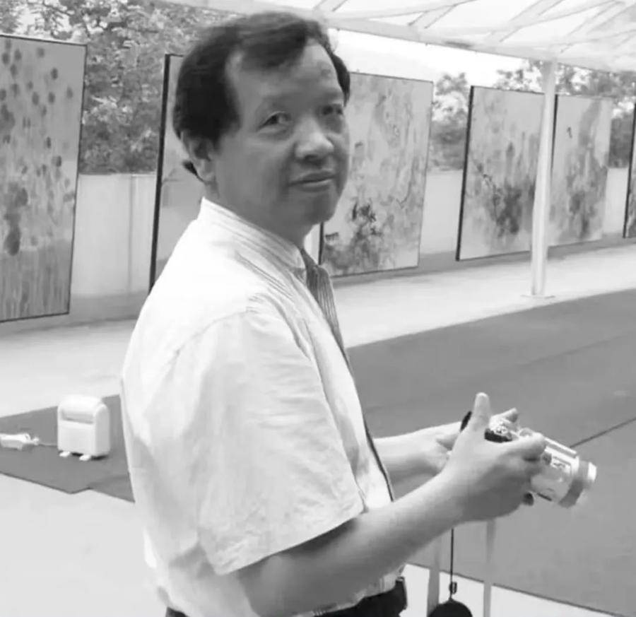 协会会员,山东省美协中国画人物画艺委会主任,山东省政协书画院副院长