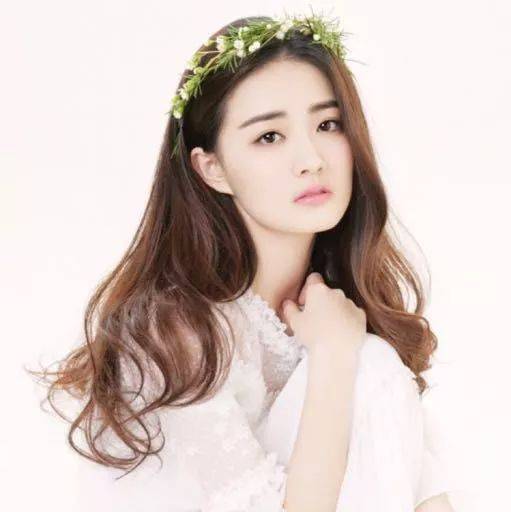 王珞丹,1984年出生于赤峰市,作品有《奋斗》《我的青春谁做主》