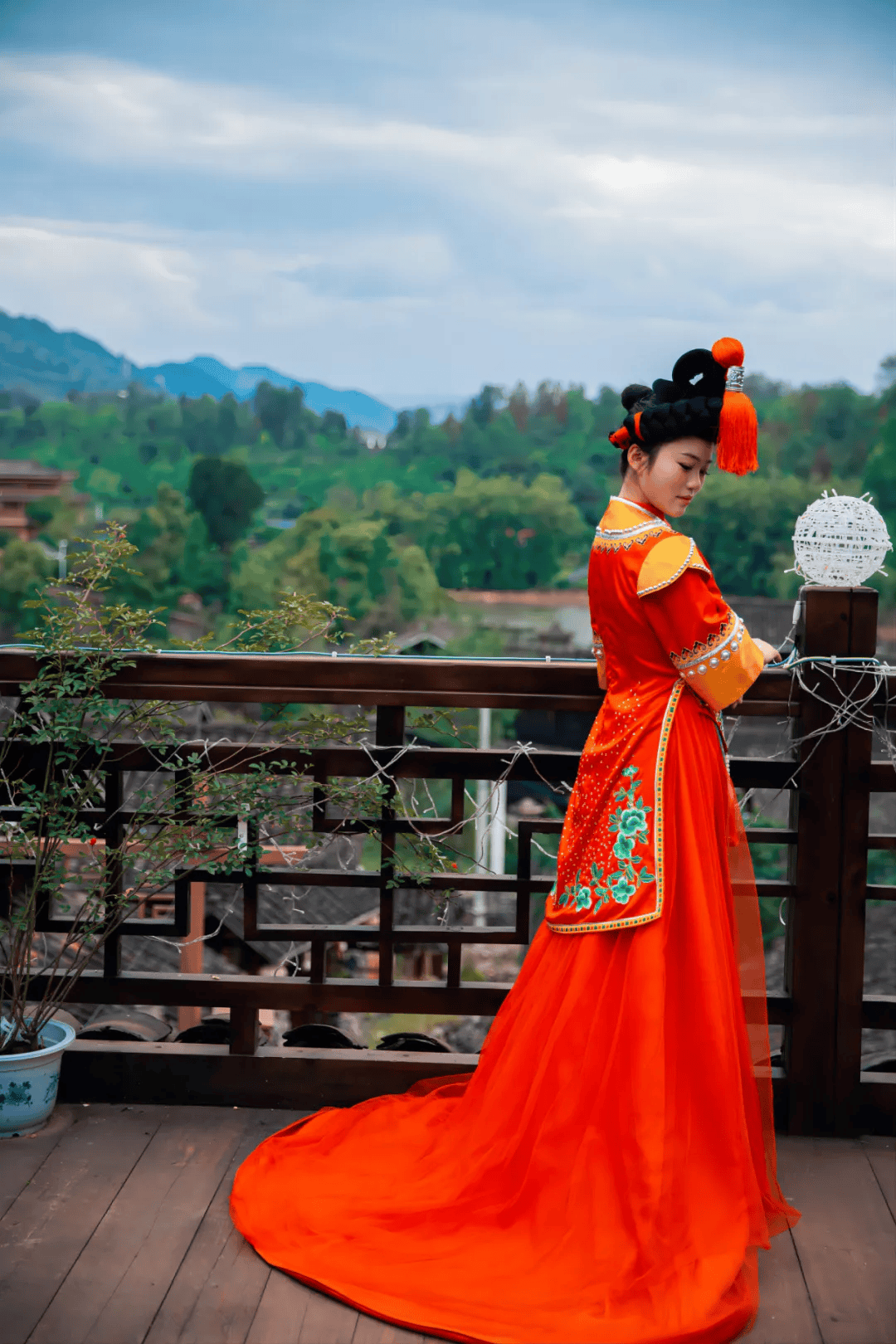 不是阿勒泰去不起,而是龙潭古寨更有性价比!