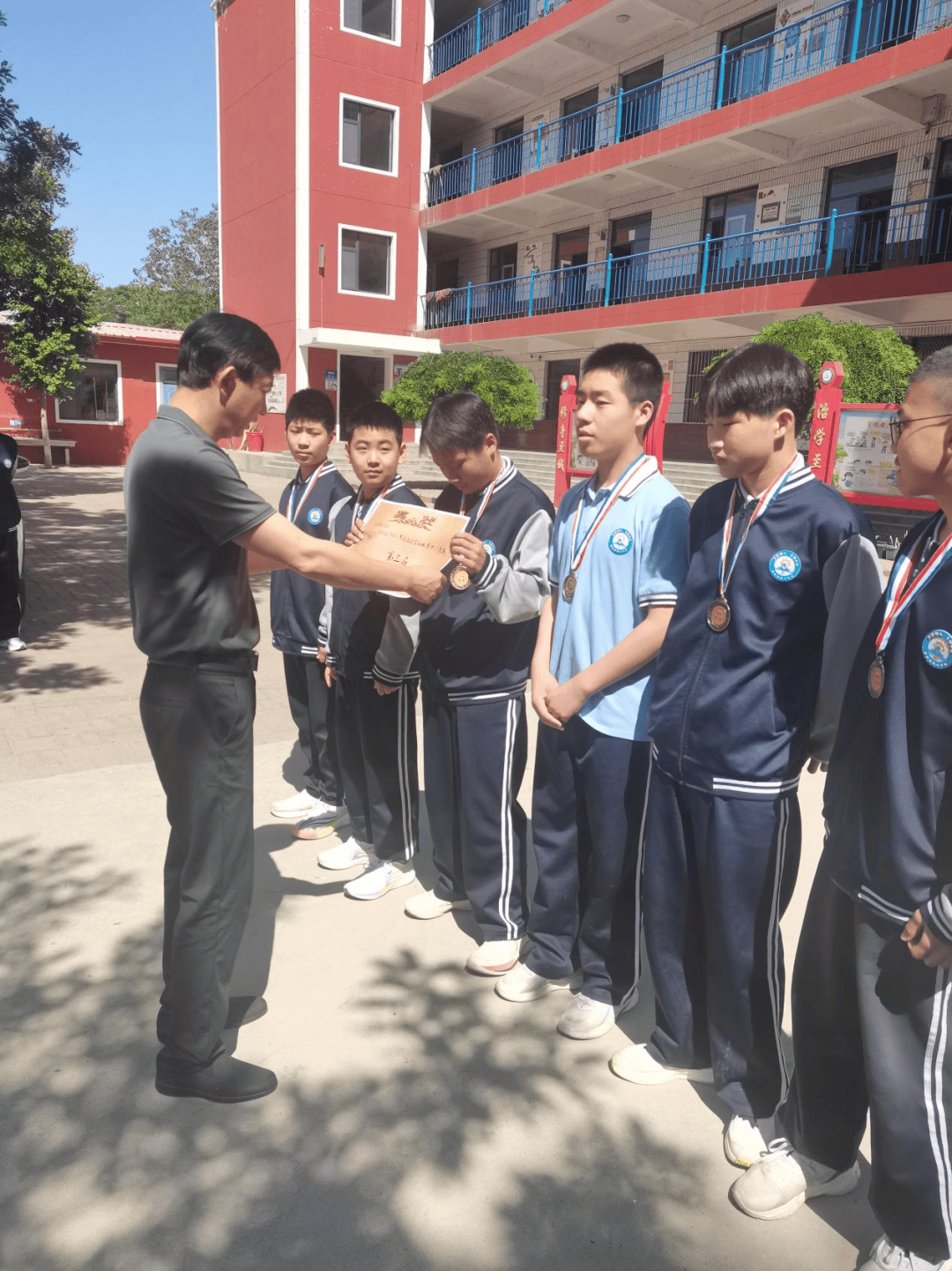 彰显青春风采,书写青春篇章丨栾城区窦妪镇第二中学第三届校园篮球