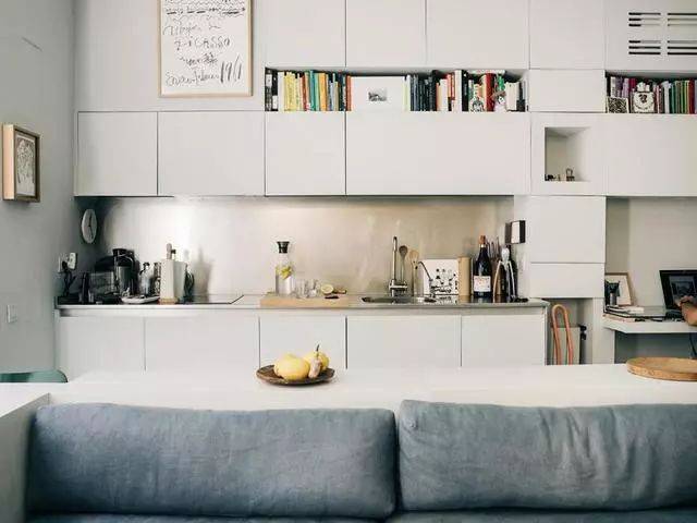 45平小户型单身公寓,厨房书房挤一起,但阳光房惹人垂涎!