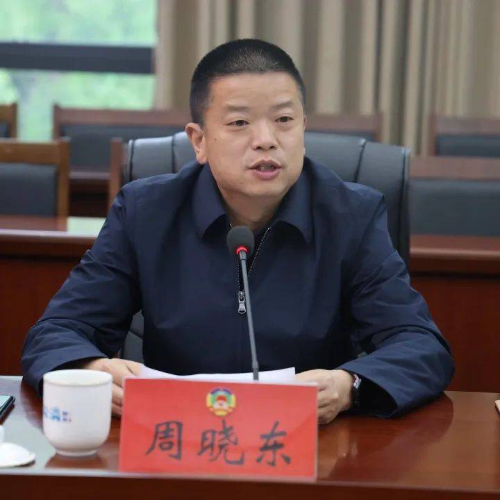 部分桐乡市政协委员分别向县教育局,县民政局和镇江关九年一贯制学校