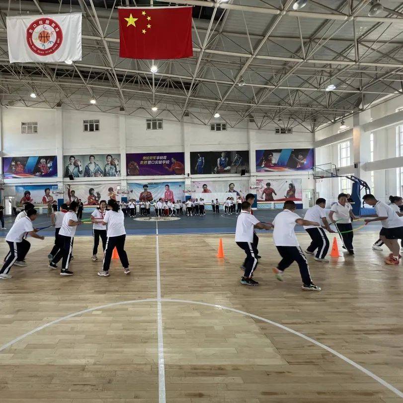 市妇联走进营口实验学校开展"手牵手,共筑梦想天空"心理健康主题团训