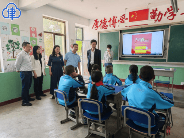 日前,宝坻区援派永登教师一行六人来到永登县七山乡中心小学