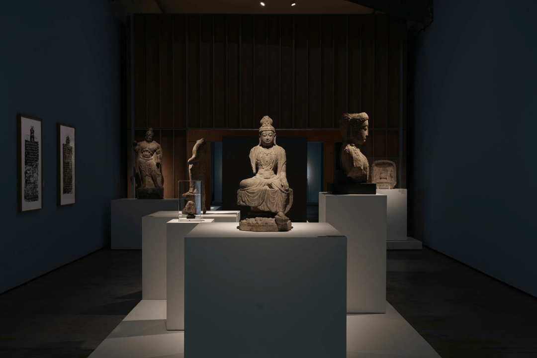 丝绸之路艺术大展共展出500余件展品,展品丰富多彩,内容涵盖古今