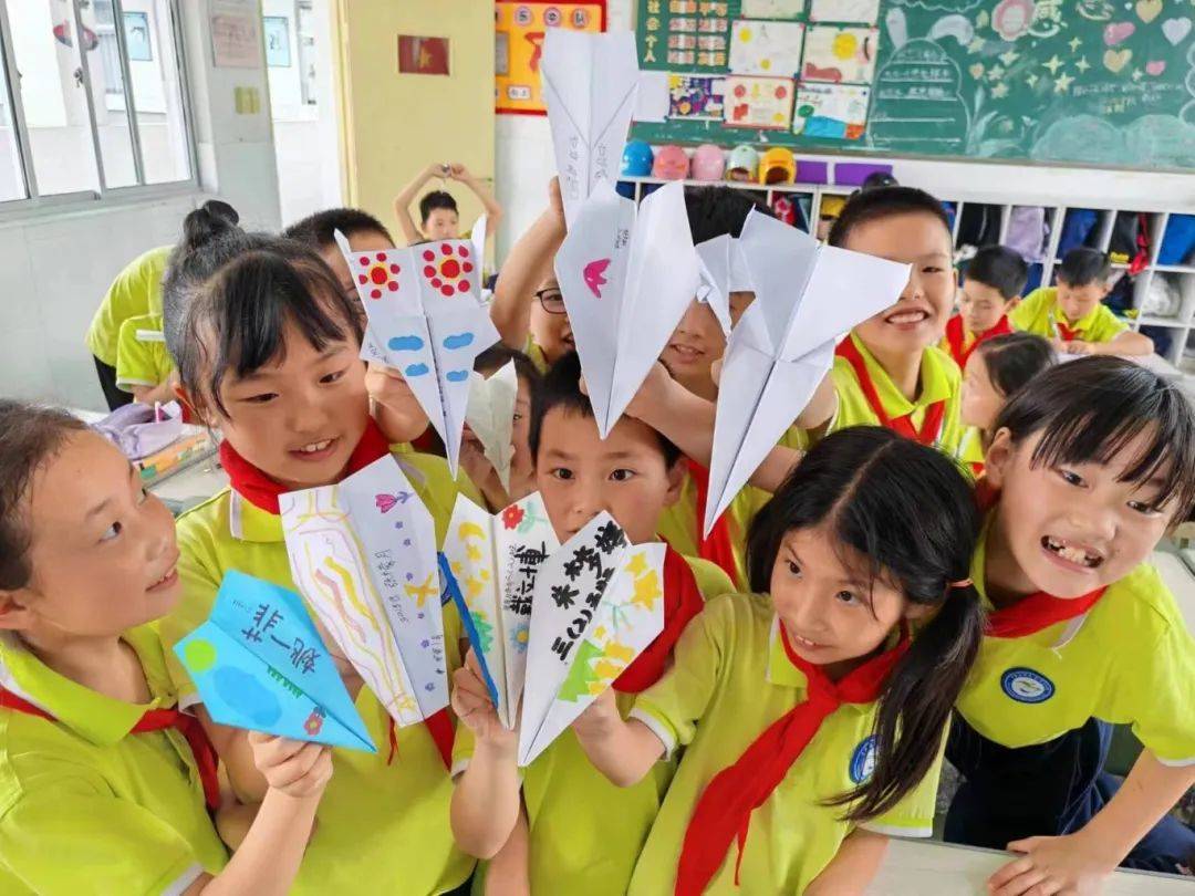 祝全市少年儿童节日快乐!