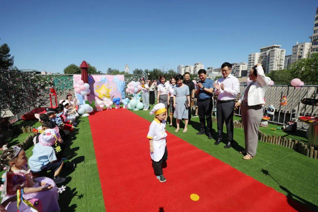 "六一"国际儿童节前,刘东伟走访辖区学校,幼儿园