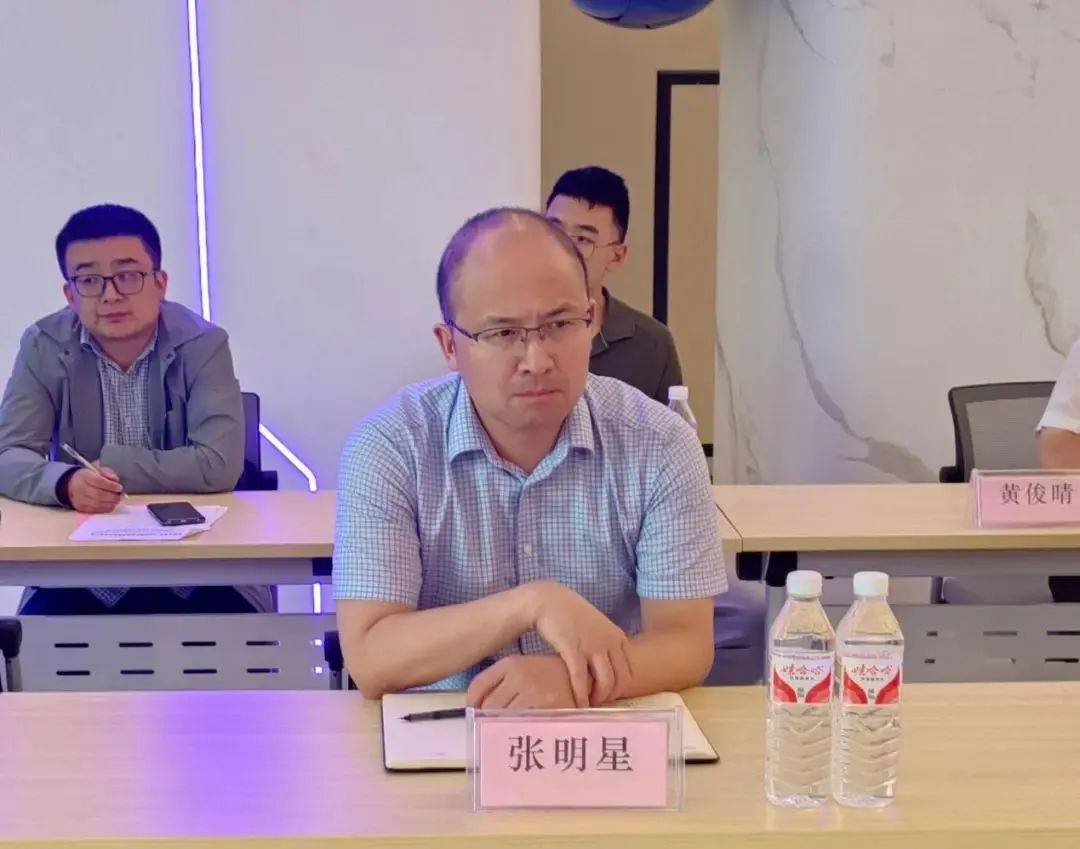 贾占锋表示,站在长三角一体化发展,上海国际科创中心建设和"一带一路"