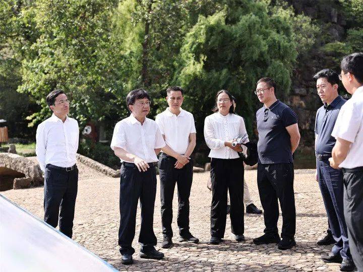 杨斌调研水系情况和国土空间规划并开展巡河时强调:坚持以人民为中心的发展思想 深入推进以人为本的新型城镇化_城市_建设_生态