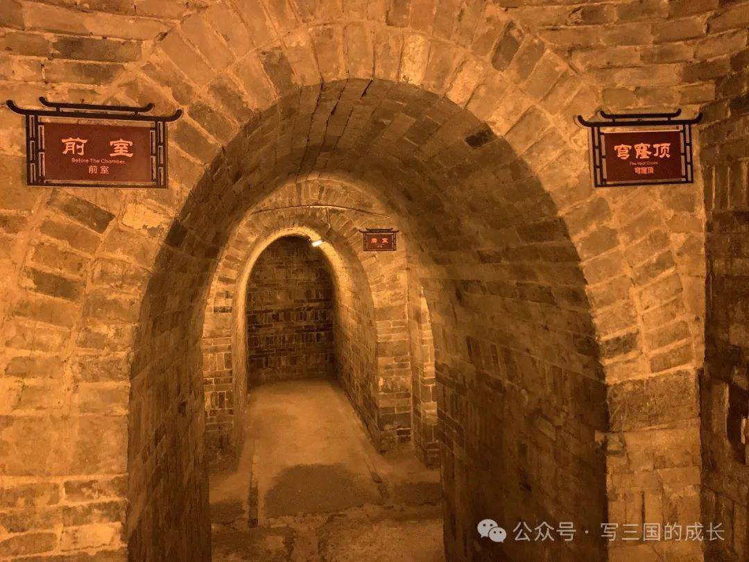 曹腾墓墓室,成长摄亳州曹氏家族墓分布图 自《安徽文明史陈列》亳州