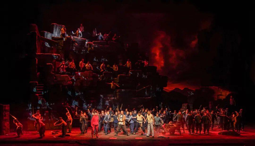 民族歌剧《沂蒙山》以沂蒙山根据地发展壮大的真实历史为背景,以抗日