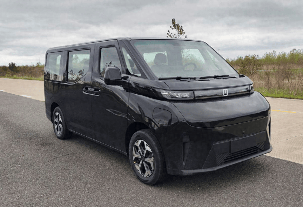 又一纯电mpv即将上市,吉利出品配侧滑门,跑客运很合适?