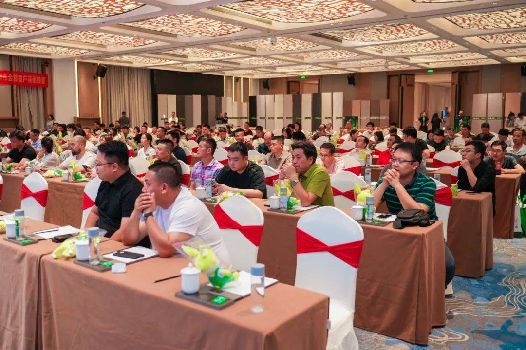 泉州兔宝宝家具厂新品(花色)发布会暨客户答谢晚宴圆满召开