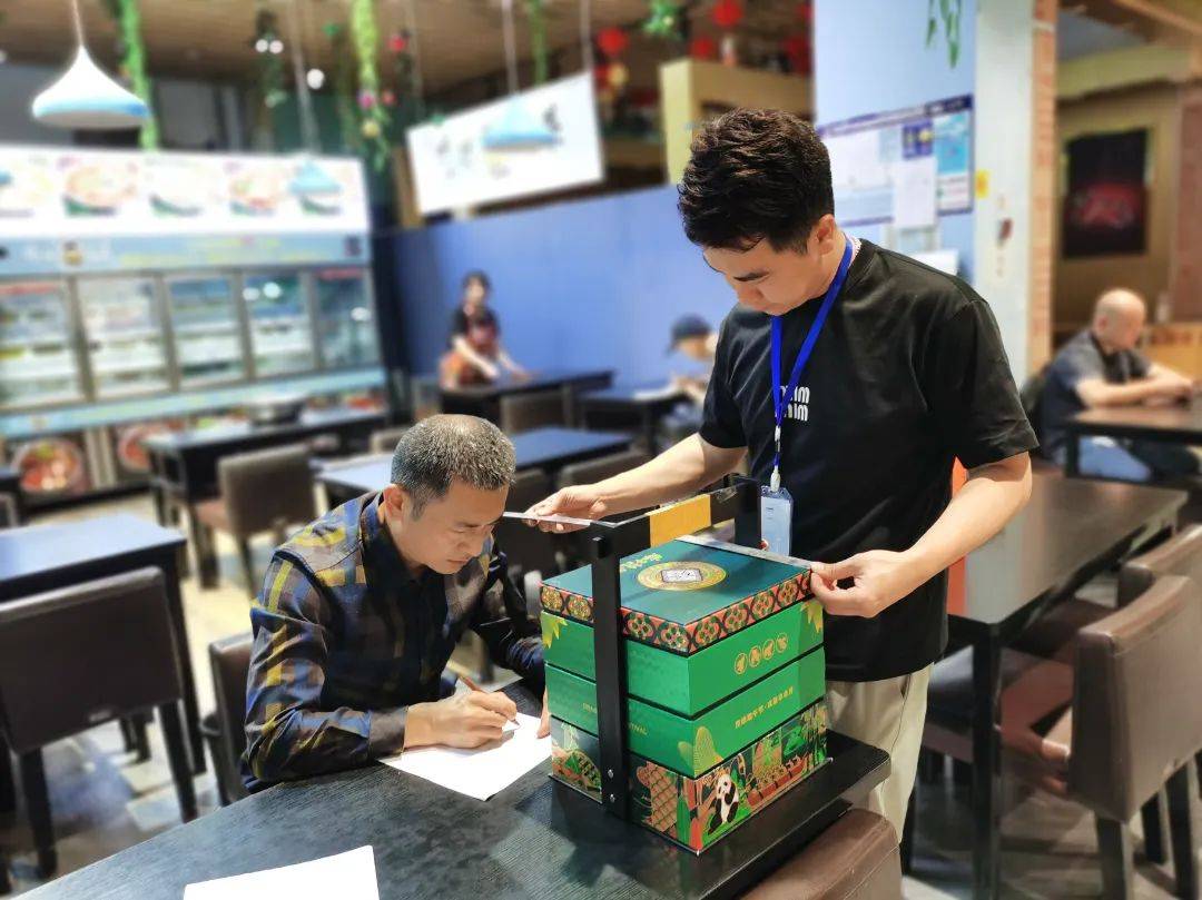 我们的节日 | "粽"点检查!严把"粽"礼关