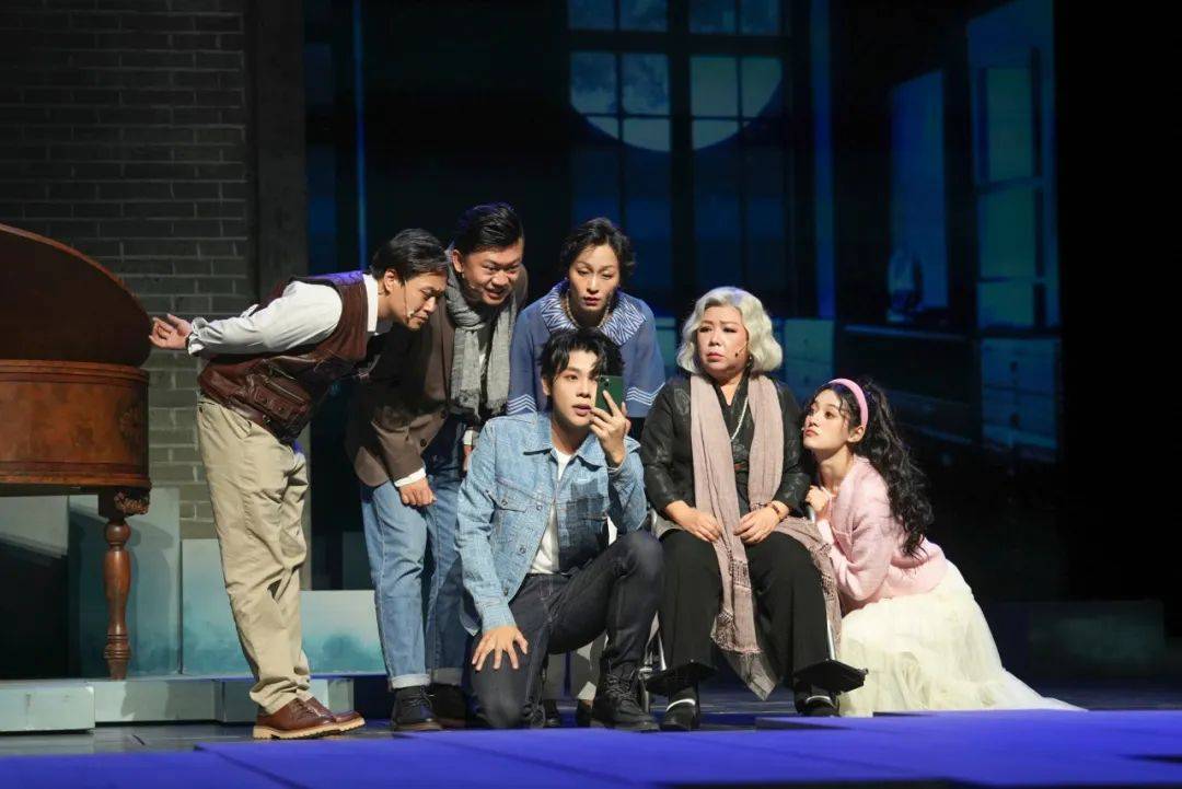 杭州站开票 | 这个暑假的第一部戏,来看贾凡,米晨晨演绎琴岛浪漫爱情!