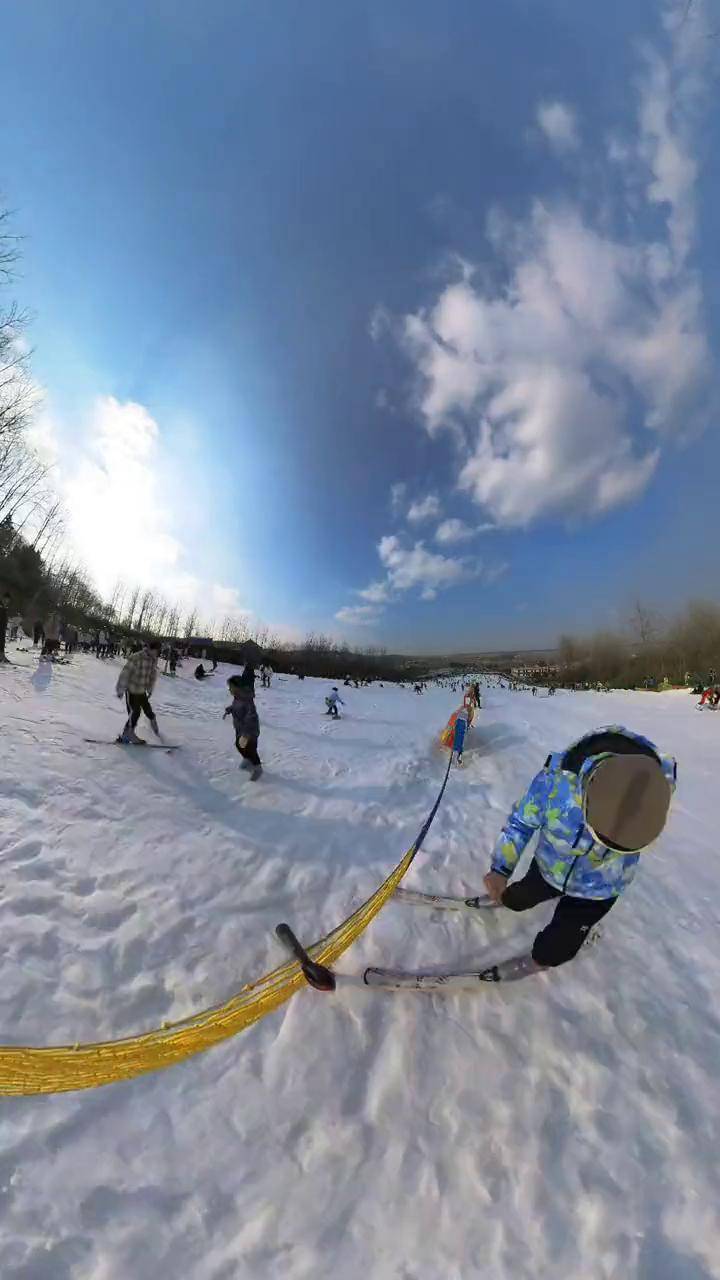铁山寺滑雪场全景滑雪 全民冰雪季 过大年先从滑雪开始 亲子游玩好