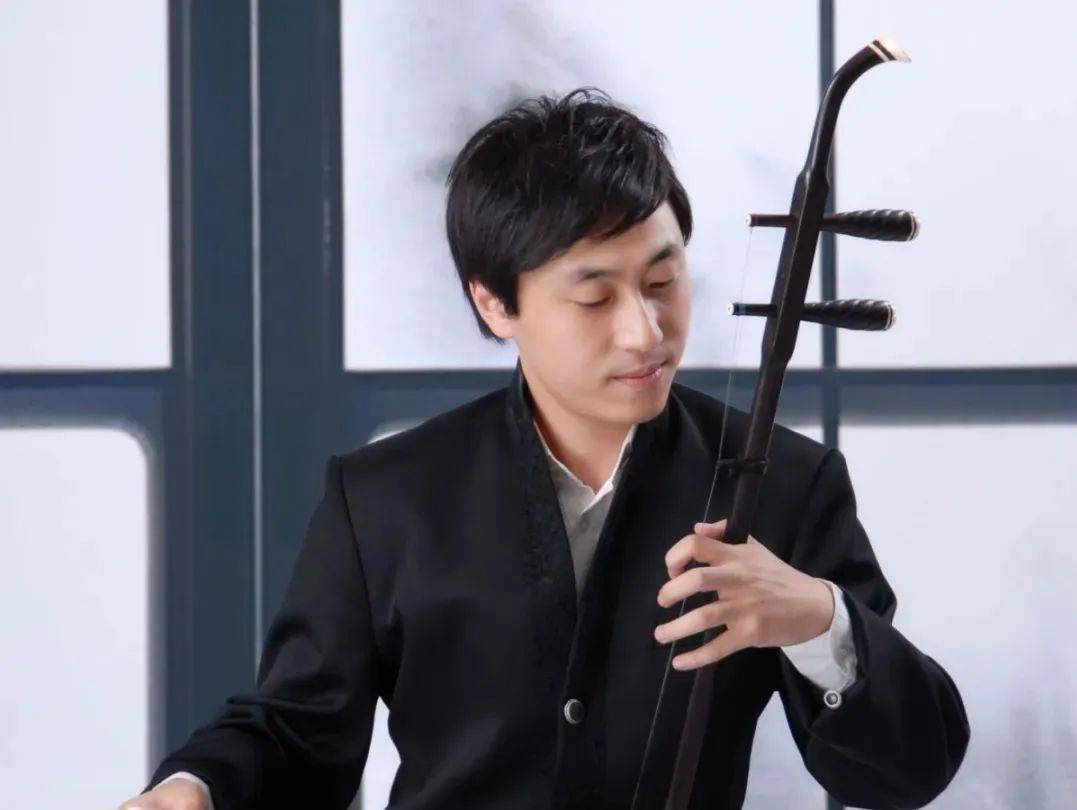 胡琴演奏家,一级演奏员,中国歌剧舞剧院民族乐团首席,独奏演员,中央