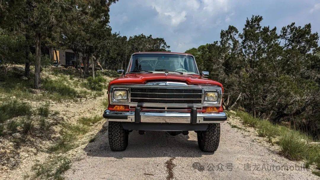 【旧瓶装新酒】1988款jeep grand wagoneer 807马力地狱猫v8,价格媲美