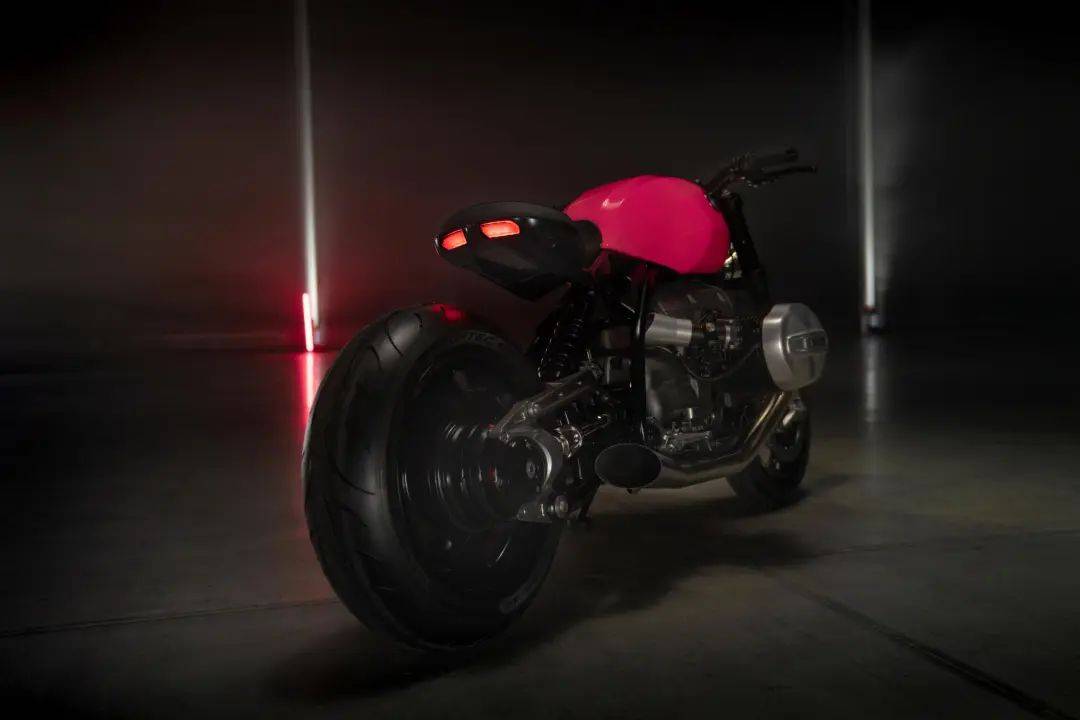 宝马摩托车r20概念车亮相,搭载水平对置的大拳击手引擎