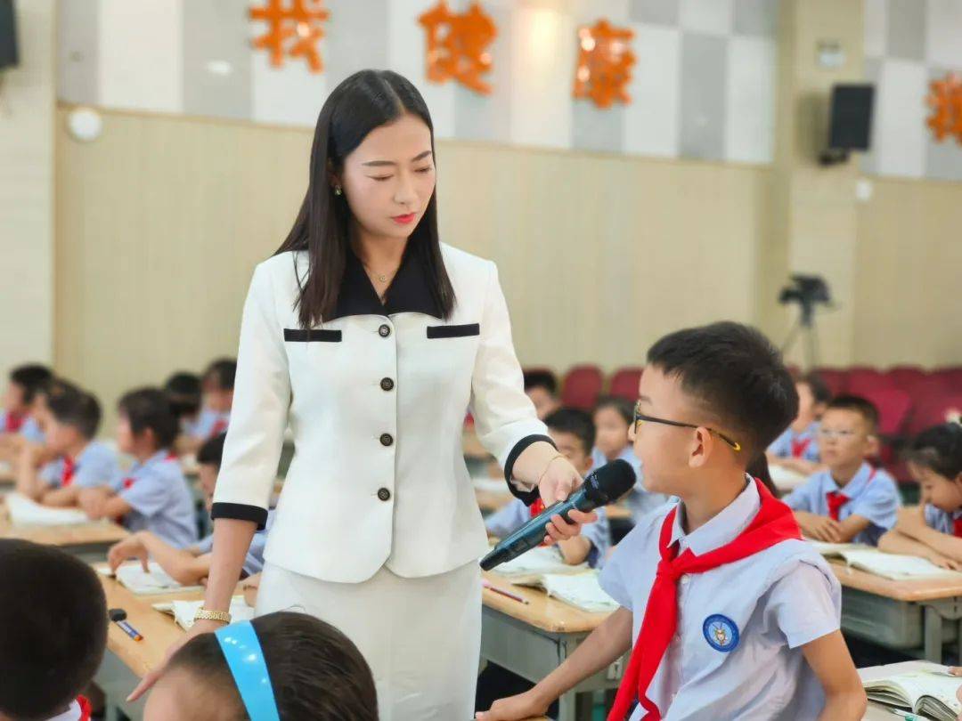 【高新教育·五小"名校 "】聚焦课堂求实效 示范评优