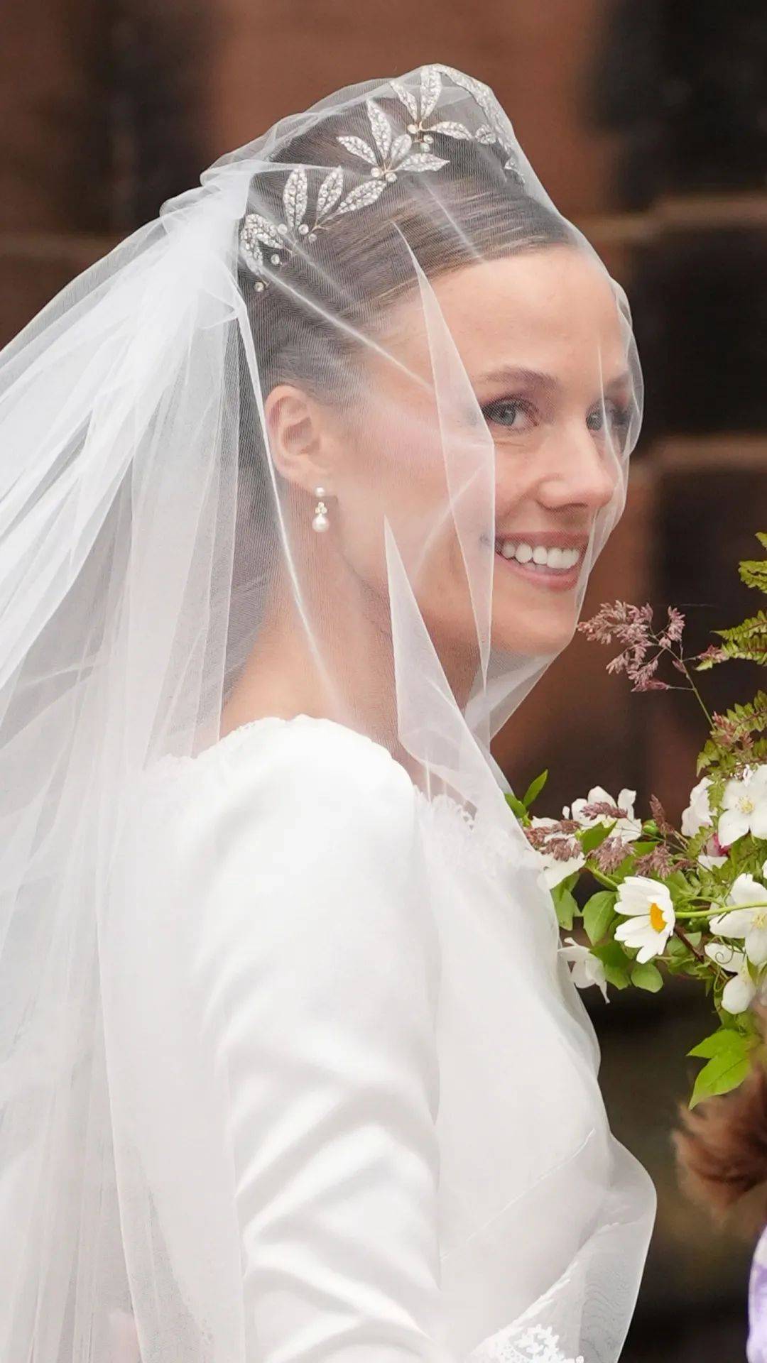 英国最贵单身汉今日大婚,新娘被起底,和凯特惊人相似