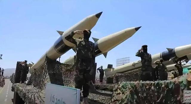 美航母真被胡塞导弹击中?美舰长给出关键证据,这下不信都不行