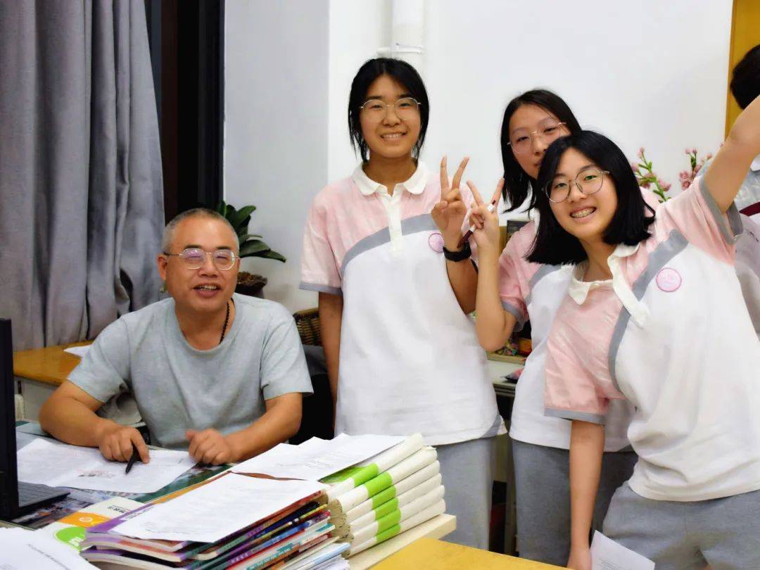 "高考"拍了拍你,请你"开窗"——新昌县鼓山中学高三学子高考加油!