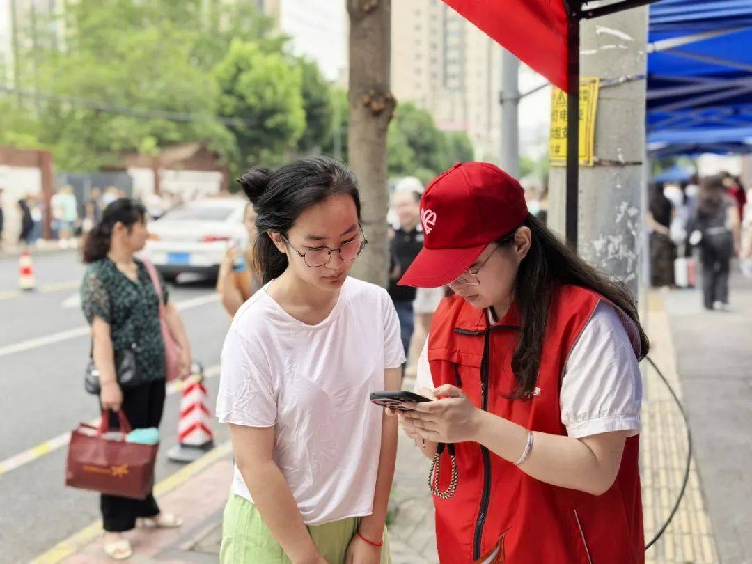 平坝枫林高中简介图片