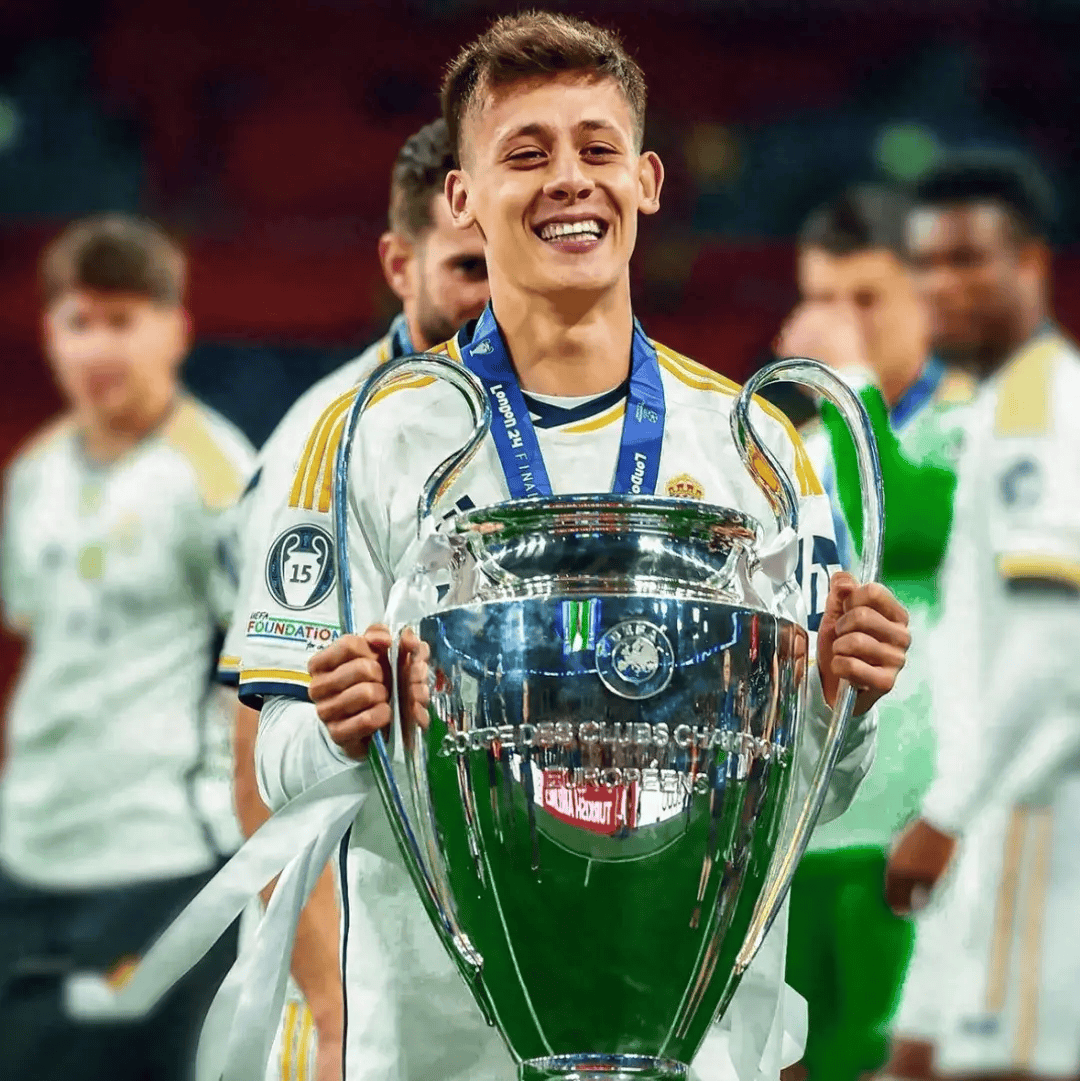 德天空:拜仁后腰第一目标锁定帕利尼亚!国米即将续约两名大将!