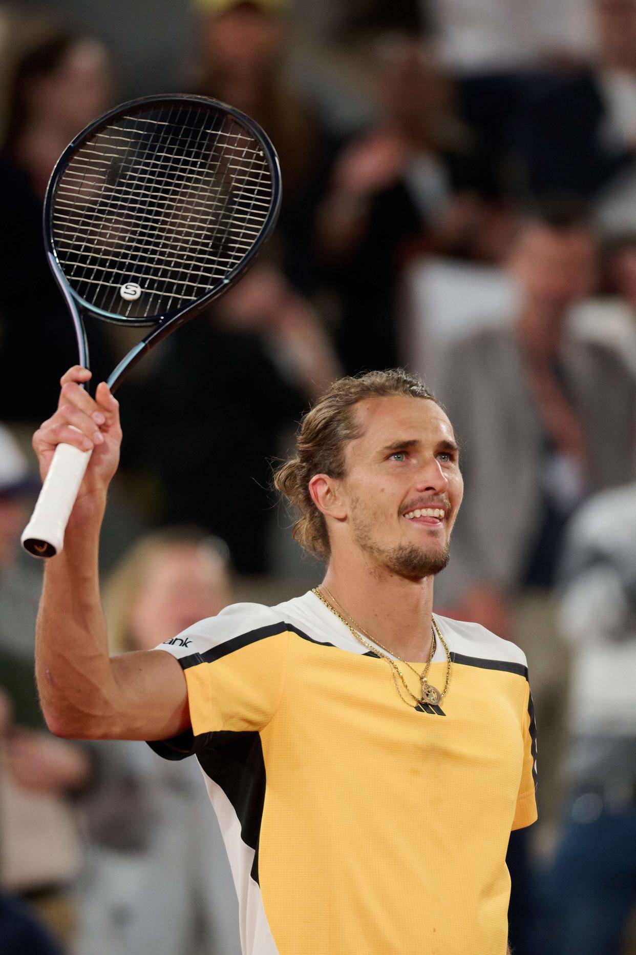 (体育)网球——法网:兹维列夫晋级决赛