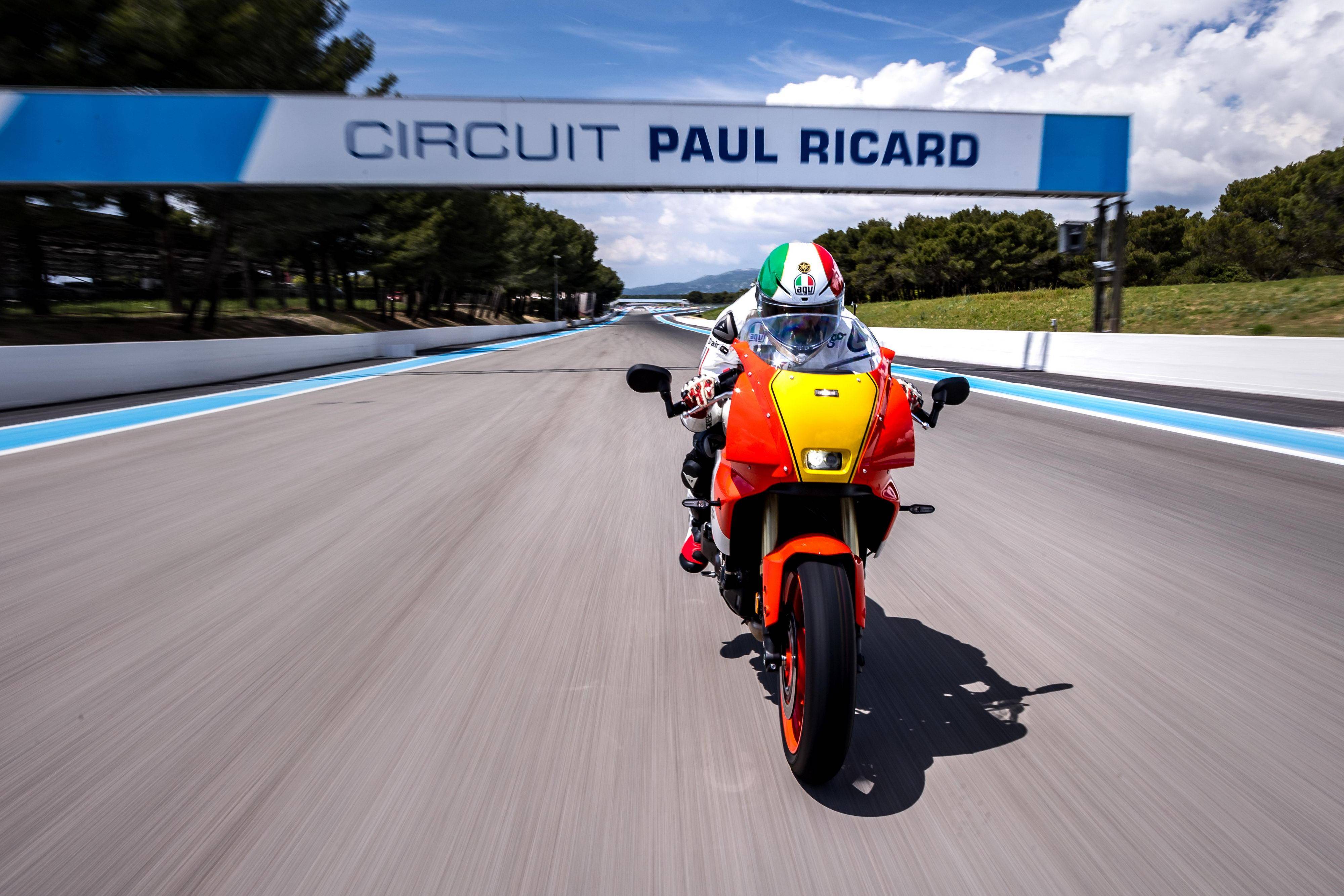 图集:yamaha 2024 xsr900 gp 复古跑车,传奇车手的试驾