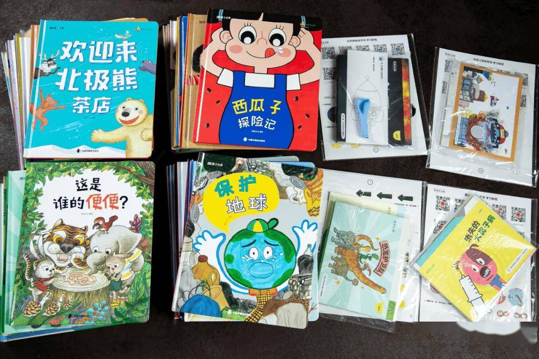 现货500套,抢完不补~超大一箱,包含40册硬壳精装绘本   40本diy口袋书