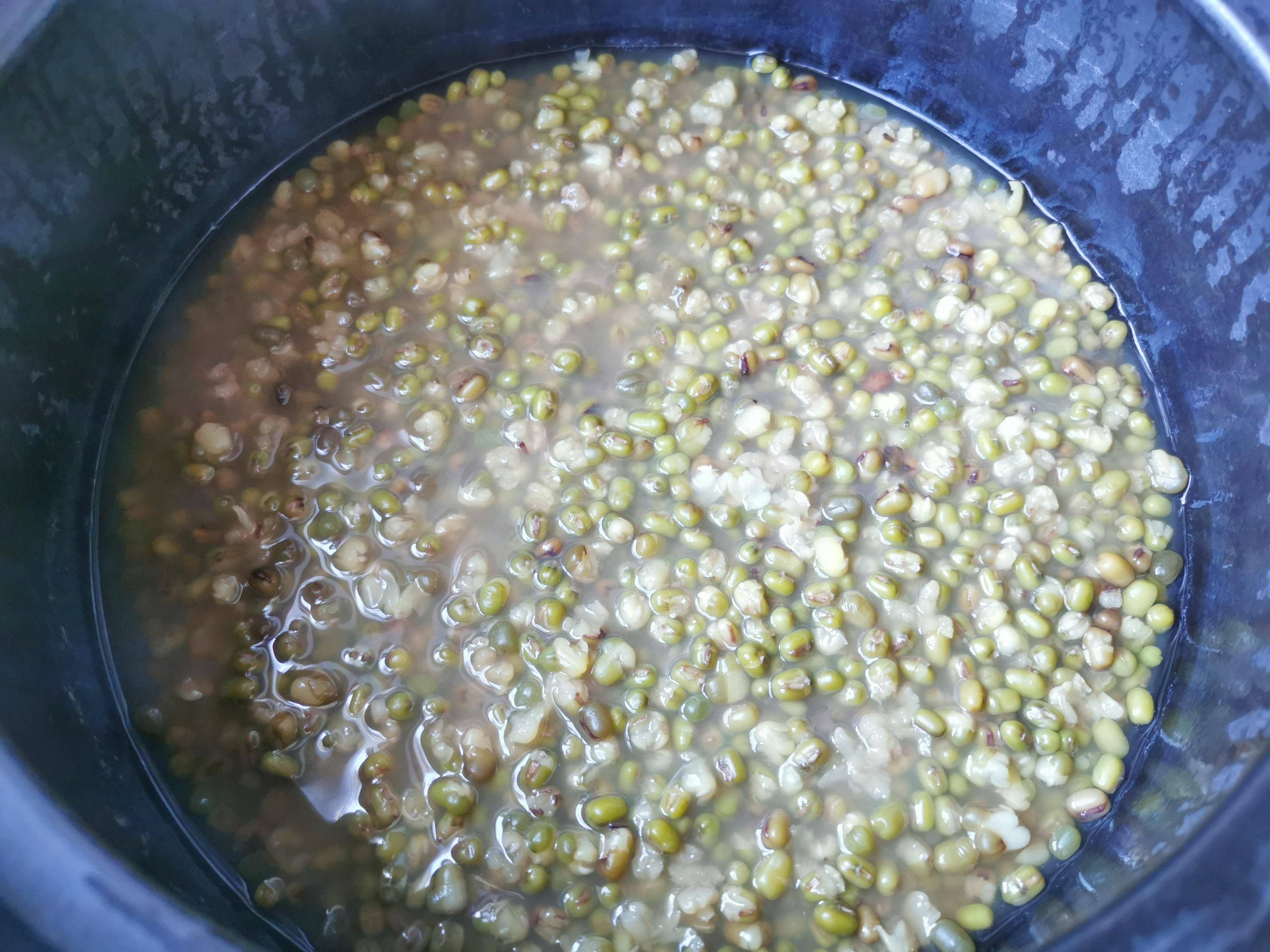 不泡豆不冷冻,超级省火的绿豆汤做法,软糯流沙不变色,清凉解暑
