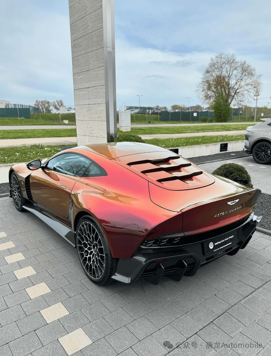 【名车鉴赏】红色的阿斯顿·马丁valour