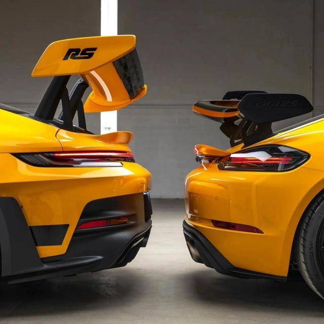 保时捷911与718同框,大当家二当家谁更赞?