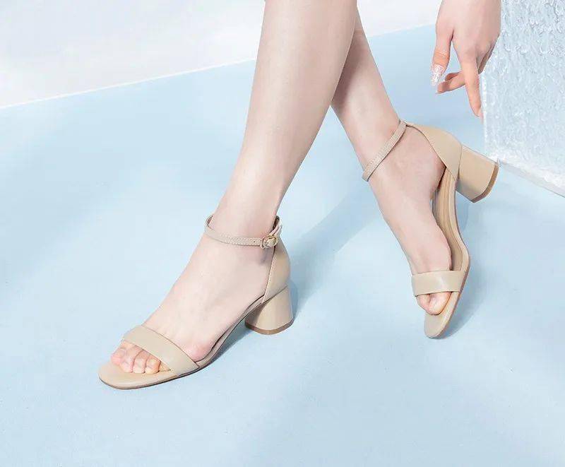 今夏"牛仔裤 这双鞋"正流行,好看有品位!