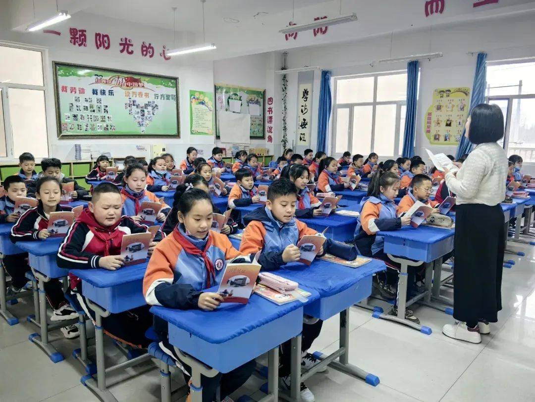 "家住五一家苑的市民王春梅说,"孩子在临河区第九小学上学,学校与家