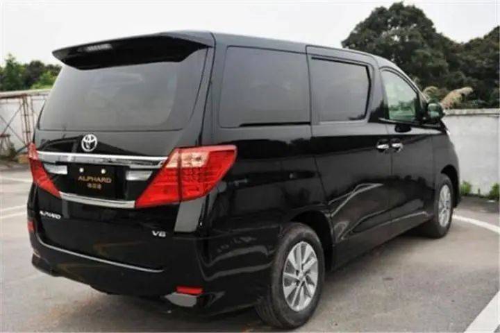 为什么面包车没有黑色的?厂家:就算我造出来,也没人敢买!