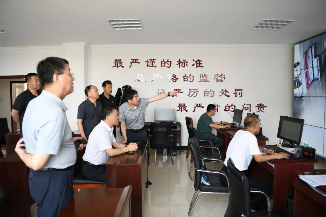 【调研】松山区委书记姜丛到松山区市场监管局调研"互联网 明厨亮灶"