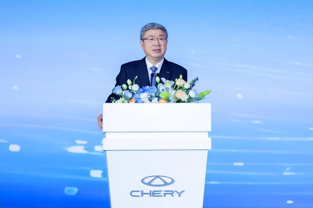 奇瑞控股集团党委书记,董事长尹同跃提议,希望大家要减少"向下的卷"