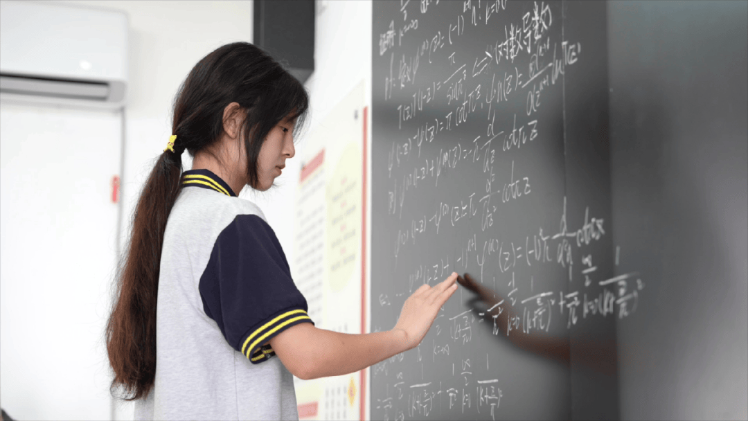 姜萍火了！姜萍是谁？_数学_王闰秋_竞赛