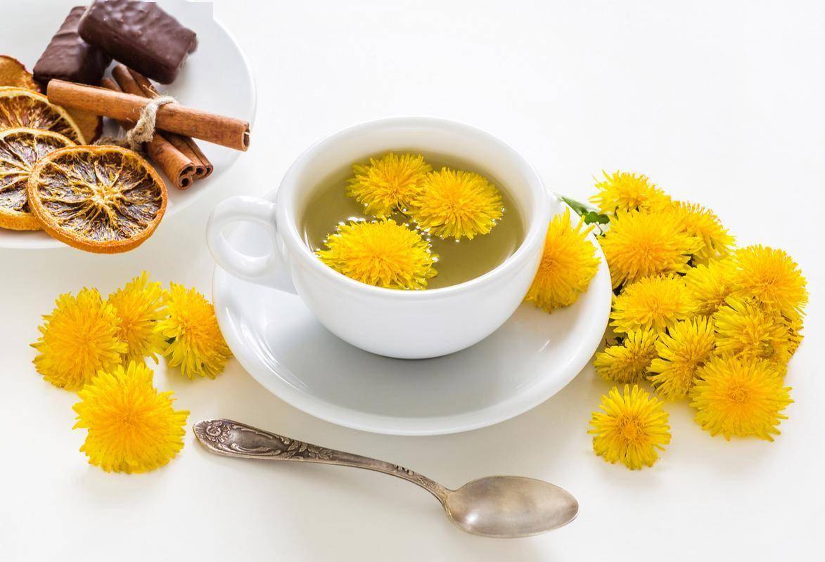 你可以试试喝些菊花茶或山楂茶,这些茶不仅能凉身,还能帮助稳定血压