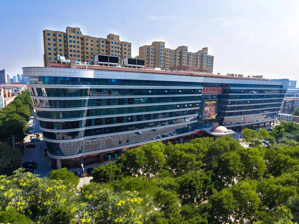 河北华宁集团的前身为江西新光集团有限公司,于1992年7月成立,总部设