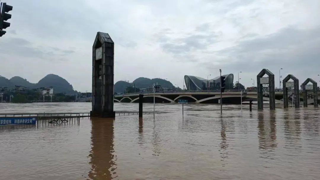 88米!桂林遭遇1998年以来最大洪水!洪水倒灌, 城市内涝!多图直击!