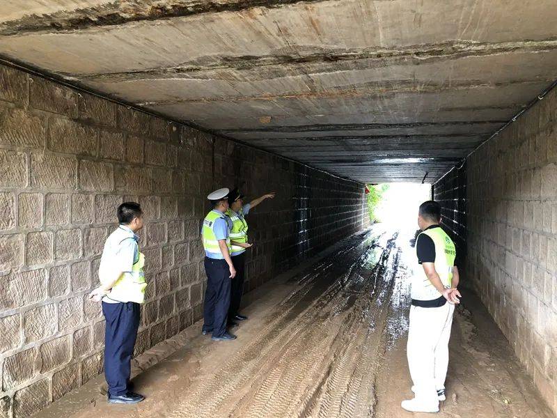 思小高速交巡警:开展汛期道路安全隐患排查整治 | 夏季行动_工作_整改_高速公路